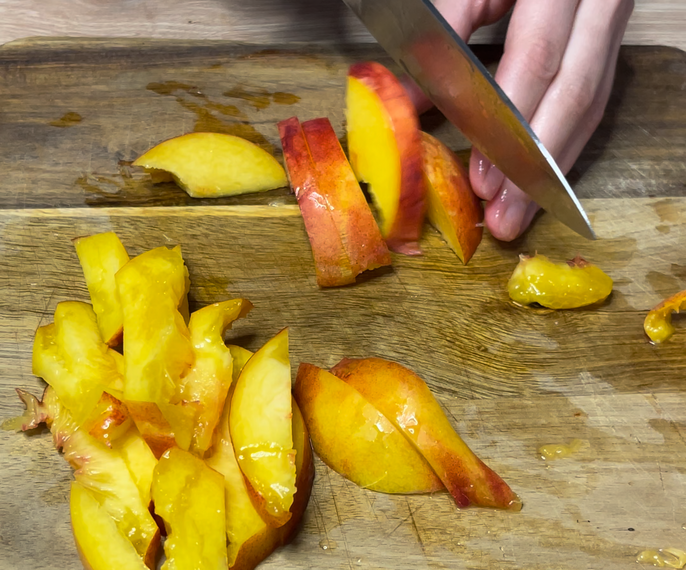 Slicing nectarine