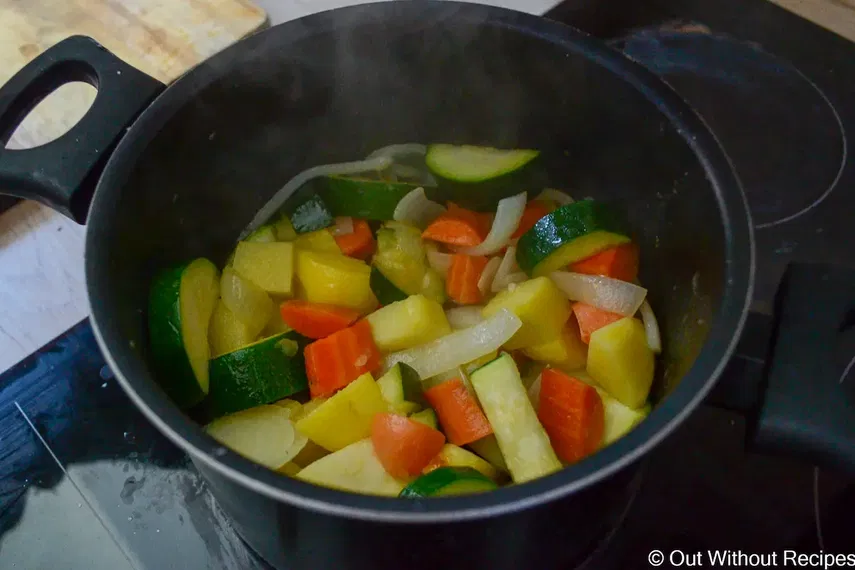 Cutted veggies frying.